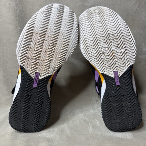 Nike LeBron Soldier 13 Black Purple Basketball Shoes‎ LA Lakers Men\'s Size 8.5 main image 5
